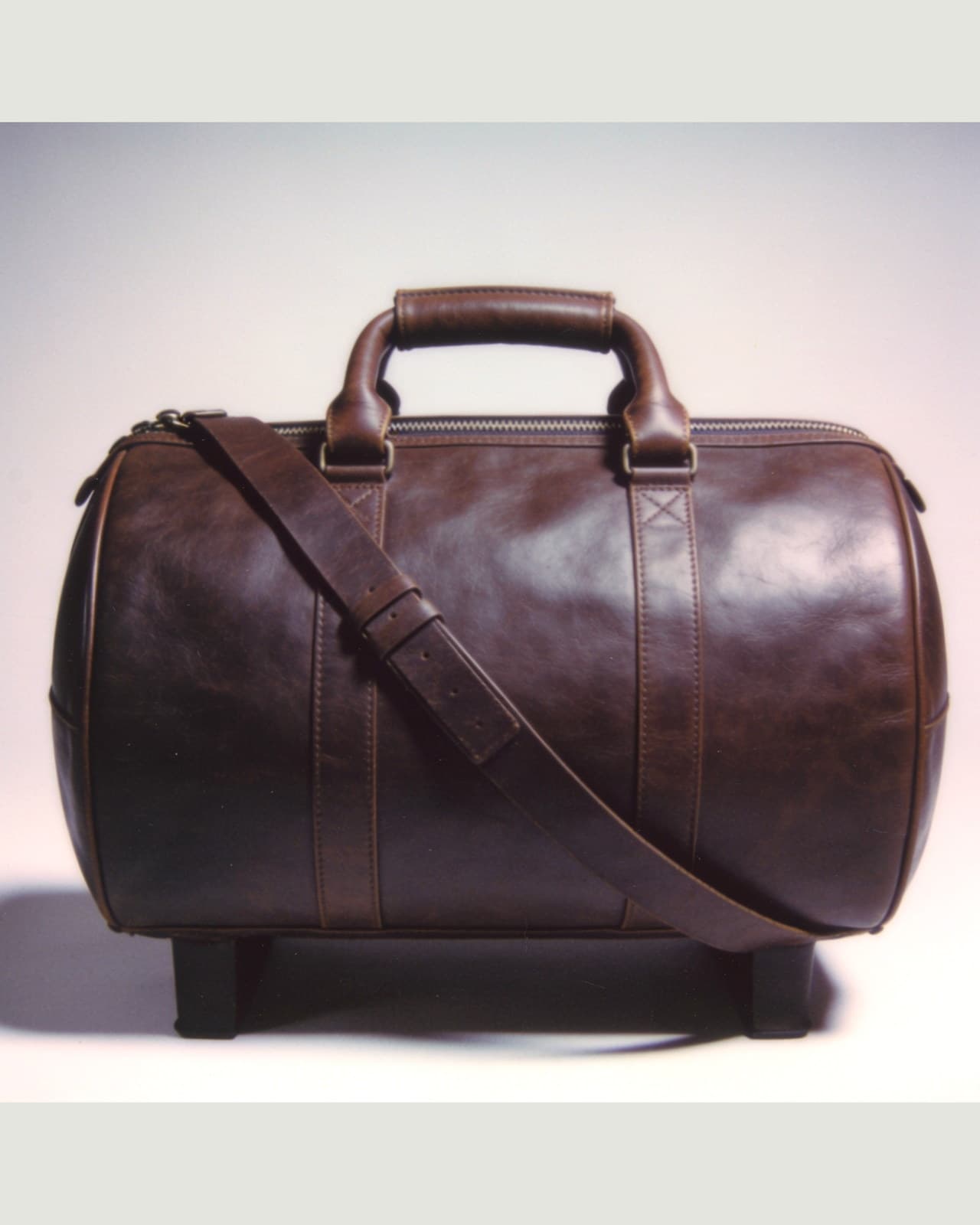 Colico Leather Holdall · Tumepruun