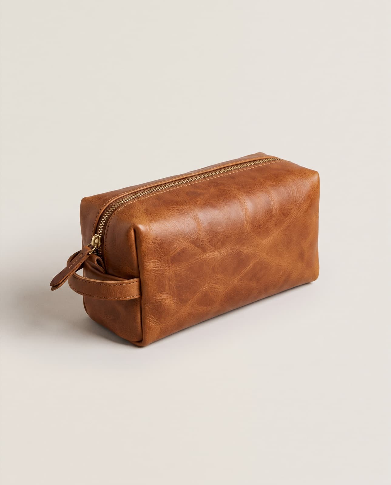 Livo Leather Wash Bag · Tan